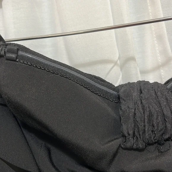 BCBGMaxazria 30% Silk Oversized Black Non Slip Dress Cup Support a107 - Picture 5 of 6